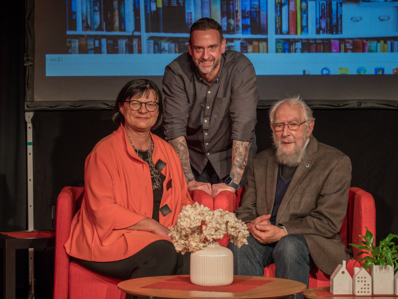 Tom Weiss mit Alt-Pfarrer Franz Josef Kaiser & Vizebürgermeister Andrea Wiesmüller